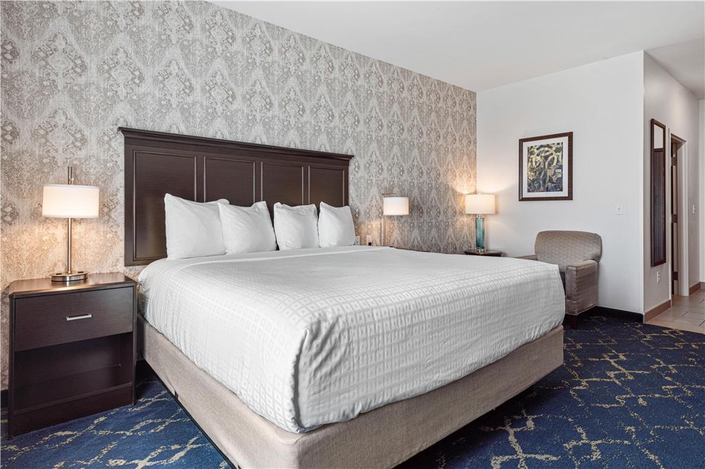 Best Western Plus New Richmond Inn & Suites Room photo