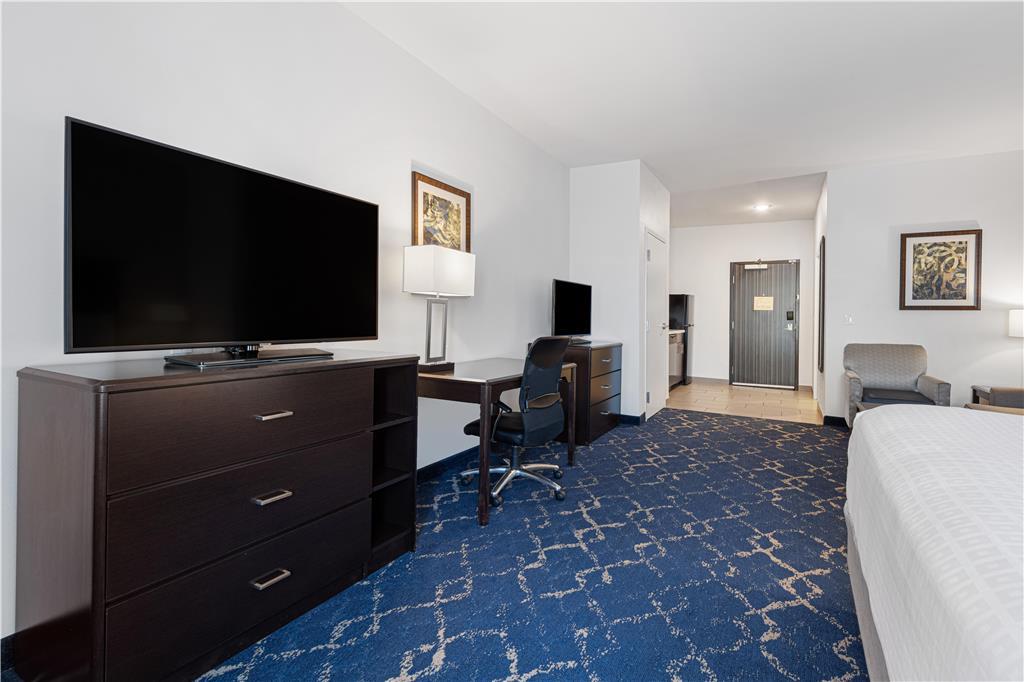 Best Western Plus New Richmond Inn & Suites Room photo