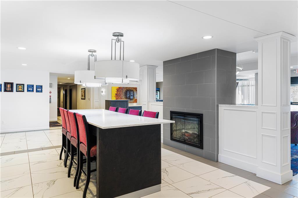 Best Western Plus New Richmond Inn & Suites Interior photo